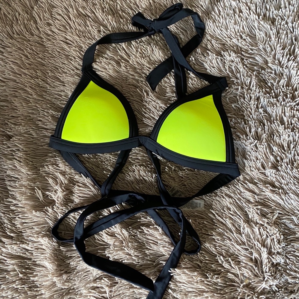 Victoria’s Secret bikini top